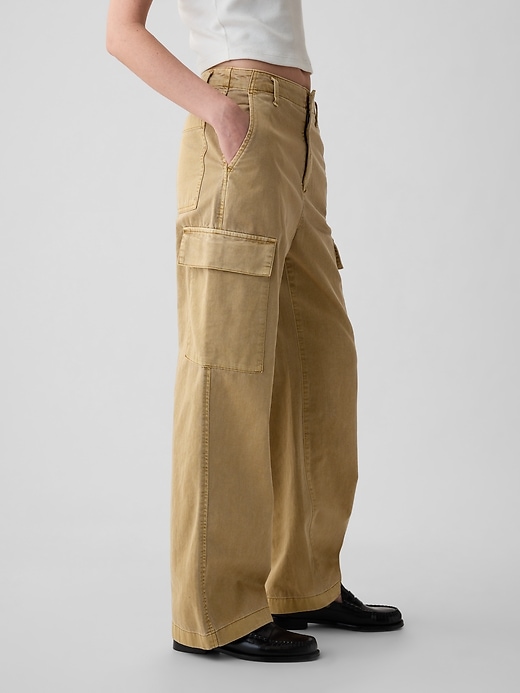 L'image numéro 8 présente Pantalon cargo kaki ample Washwell