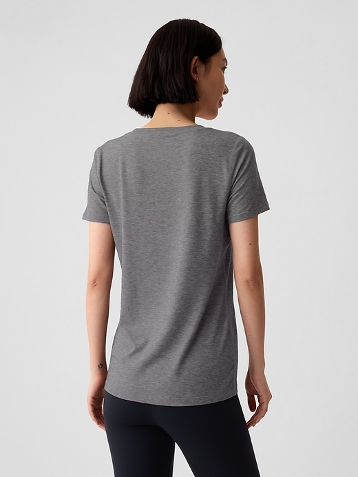 Voir une image plus grande du produit 2 de 9. T-shirt à col en V GapFit Breathe