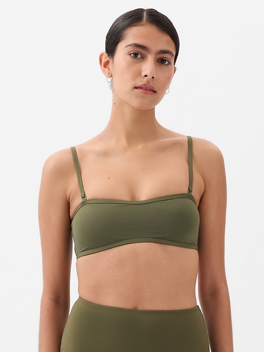 L'image numéro 1 présente Haut de bikini de style bandeau