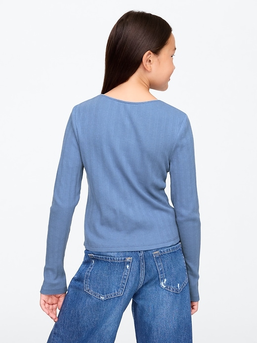 L'image numéro 2 présente T-shirt en tricot pointelle pour Enfant