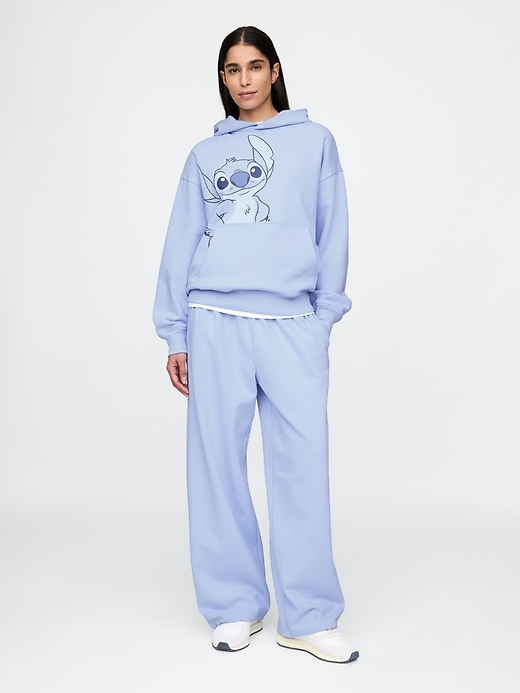 L'image numéro 1 présente Pantalon ultra-ballon en coton ouaté Gap × Disney pour Adulte