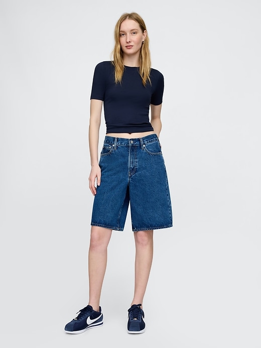 L'image numéro 3 présente T-shirt ras du cou moderne