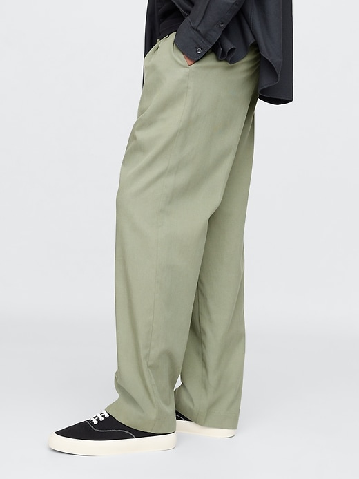 UltraSoft Pleated Trousers