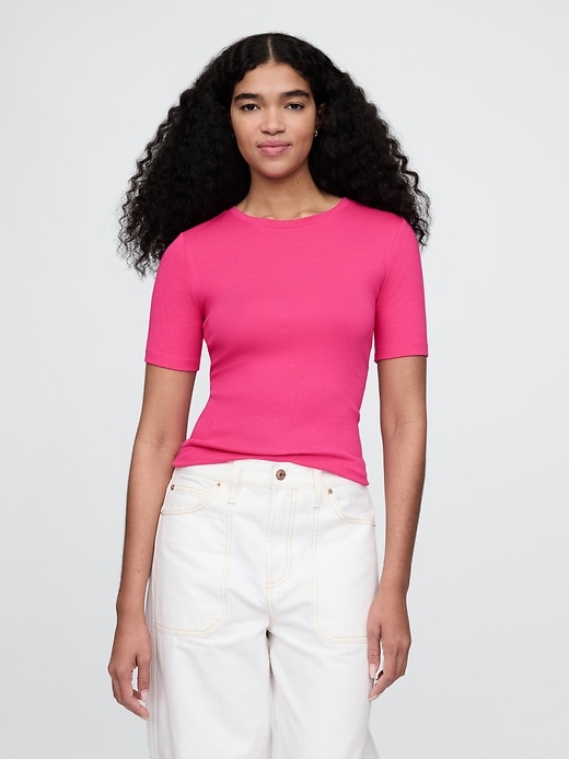 L'image numéro 1 présente T-shirt ras du cou moderne