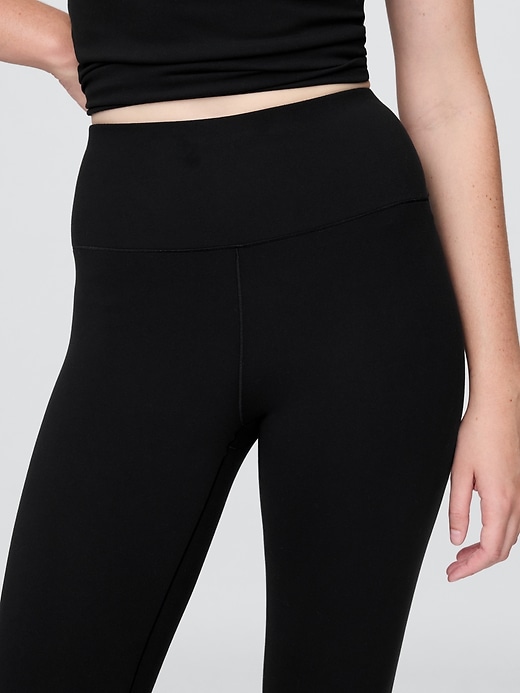 Image number 4 showing, GapFit Smooth High Rise Crop Leggings