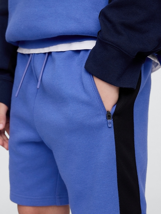 L'image numéro 5 présente Short GapSport Tech pour Enfant, entrejambe de 13 cm