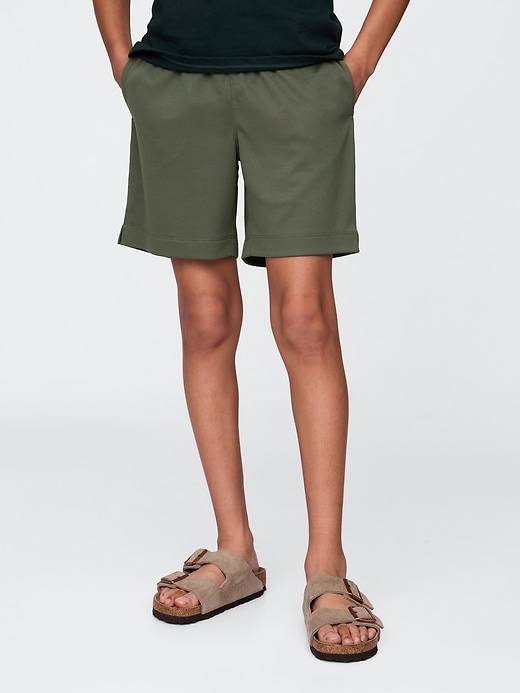 Image number 4 showing, Kids GapFit 6" Recycled Mesh Easy Shorts
