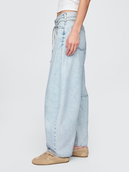 L'image numéro 3 présente Jean ballon surdimensionné à taille haute Douceur suprême