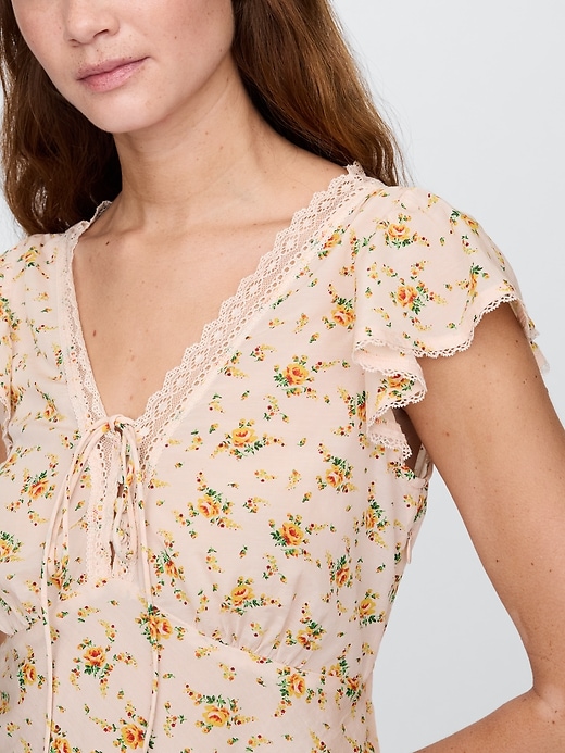 Image number 4 showing, Lace-Trim Floral Top