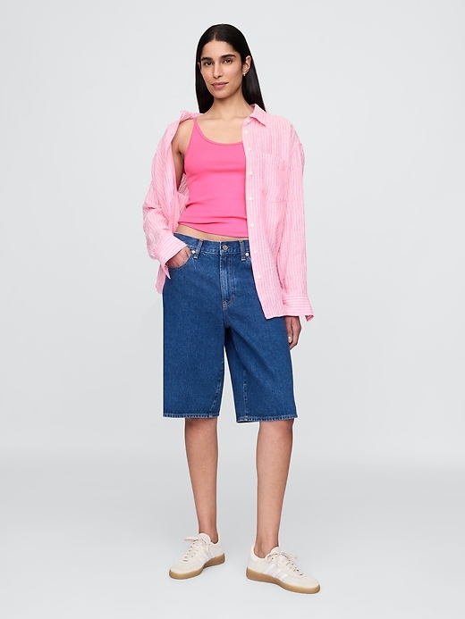 L'image numéro 2 présente Camisole courte moderne