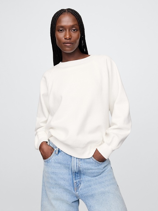 GAP Women's Logo Raglan Crewneck Sweatshirt - Super Soft Fleece Pullover
