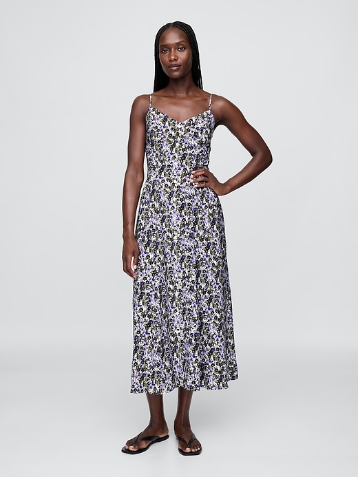 L'image numéro 1 présente Robe longue fleurie à col en v