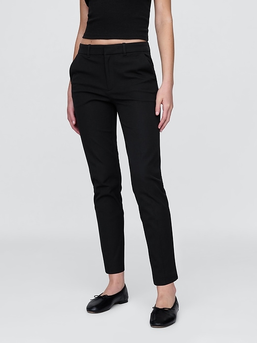 L'image numéro 2 présente Pantalon étroit bi-extensible à taille basse moyenne, longueur cheville