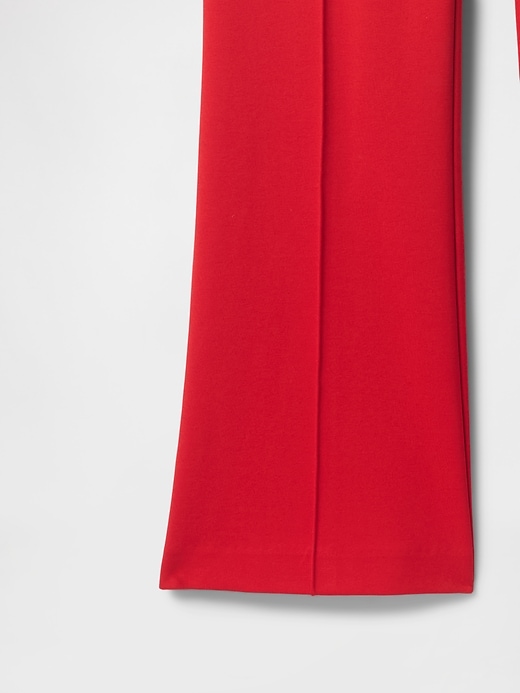 L'image numéro 8 présente Pantalon mi-évasé court à taille haute en tricot point de Rome