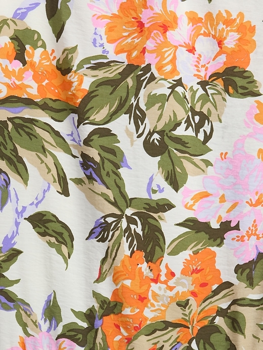 L'image numéro 8 présente Robe longue à volants à encolure à cordelettes