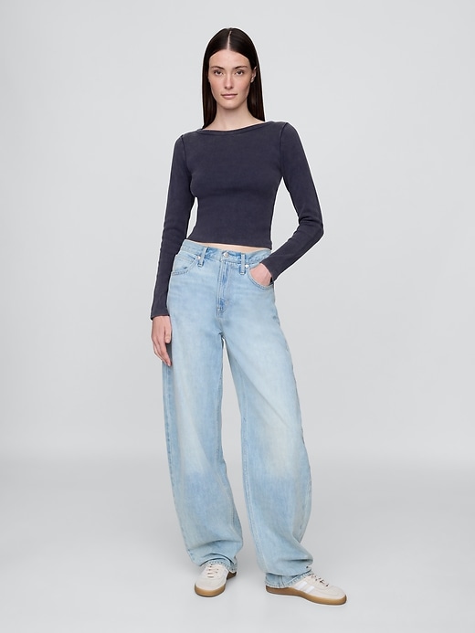 L'image numéro 2 présente T-shirt court à col bateau en tricot épais côtelé