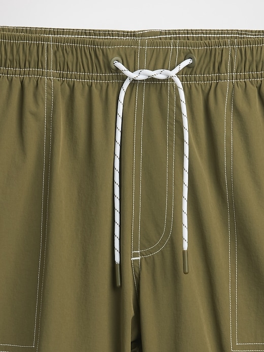 L'image numéro 5 présente Short de bain de 15 cm