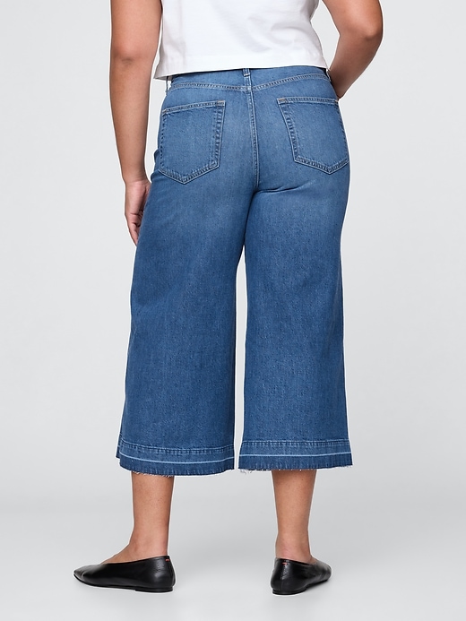 L'image numéro 6 présente Jean gaucho en denim à taille haute