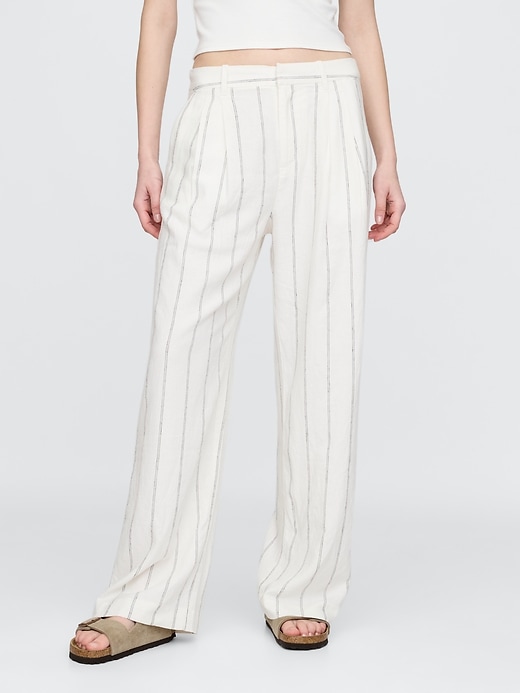 L'image numéro 2 présente Pantalon tailleur 365 à taille haute en mélange de lin