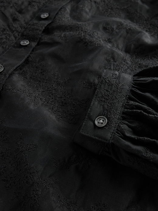 L'image numéro 4 présente Chemisier en voile diaphane à fleurs