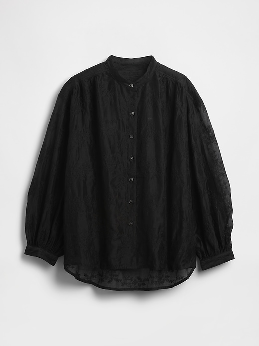 L'image numéro 5 présente Chemisier en voile diaphane à fleurs