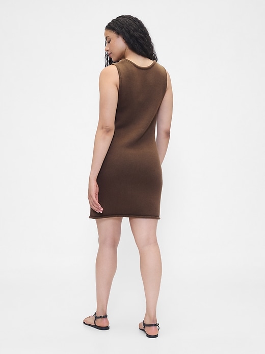 L'image numéro 5 présente Robe courte en tricot côtelé