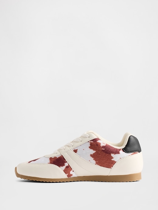 L'image numéro 5 présente Chaussures de sport à imprimé de vache pour Enfant