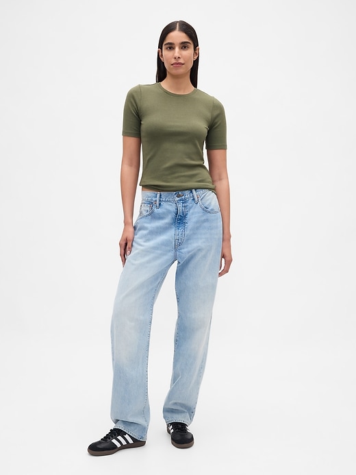 L'image numéro 2 présente T-shirt ras du cou moderne