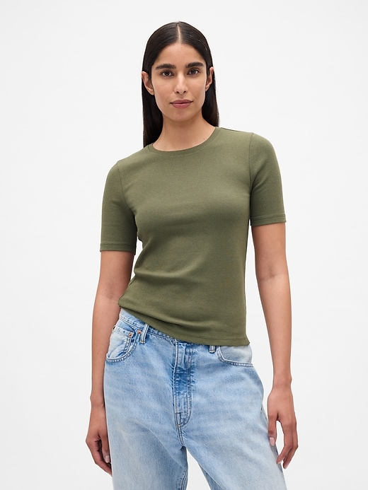 L'image numéro 1 présente T-shirt ras du cou moderne