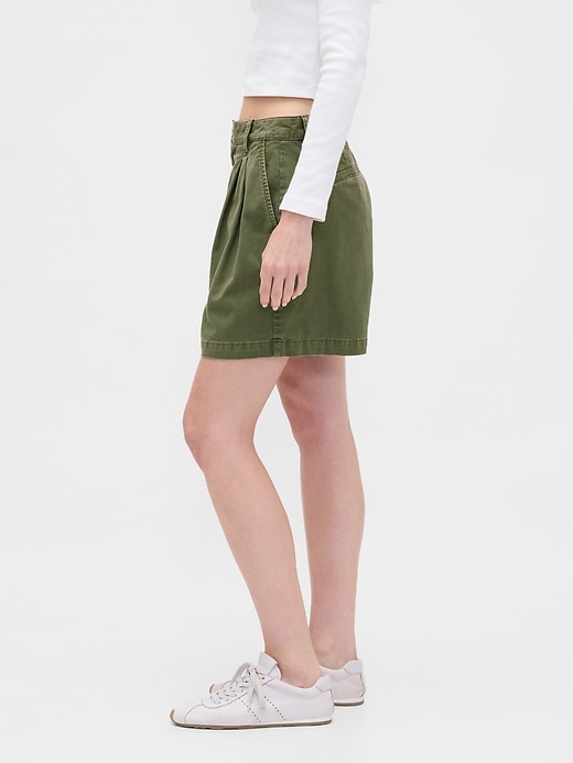 Image number 3 showing, 6" Mid Rise Twill Pleated Trouser Shorts