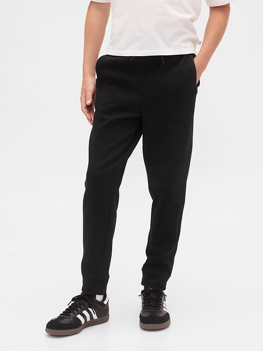 L'image numéro 4 présente Pantalon de jogging GapFit Tech à séchage rapide pour Enfant