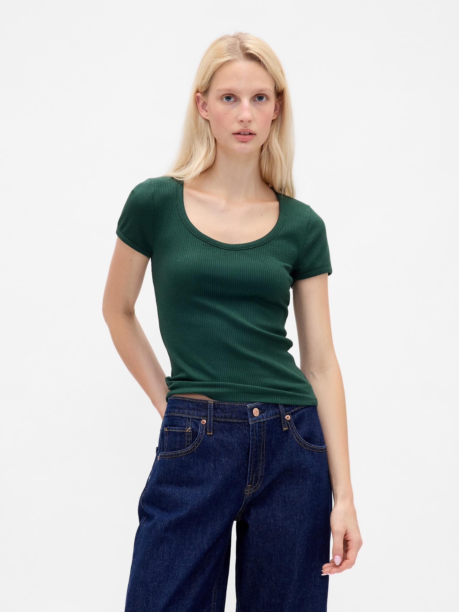 Modern Compact Rib Scoop Crop T-Shirt