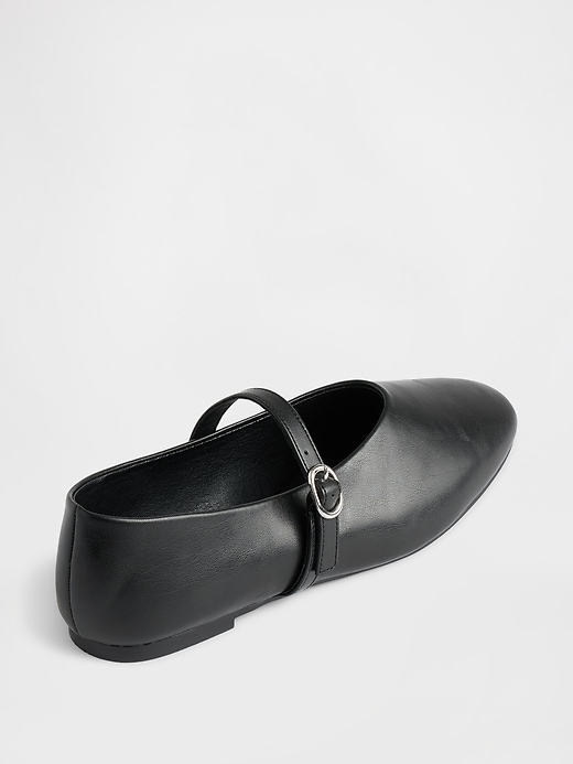 L'image numéro 4 présente Chaussures plates Charles IX