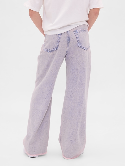 L'image numéro 4 présente Jean sportif jambe large à taille basse pour Enfant