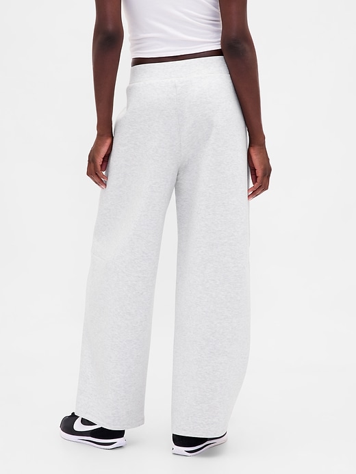 Image number 4 showing, GapFit Barrel Sweatpants