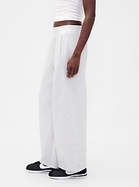 Image number 3 showing, GapFit Barrel Sweatpants