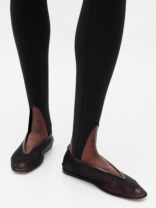 Image number 5 showing, GapFit Smooth High Rise Stirrup Leggings