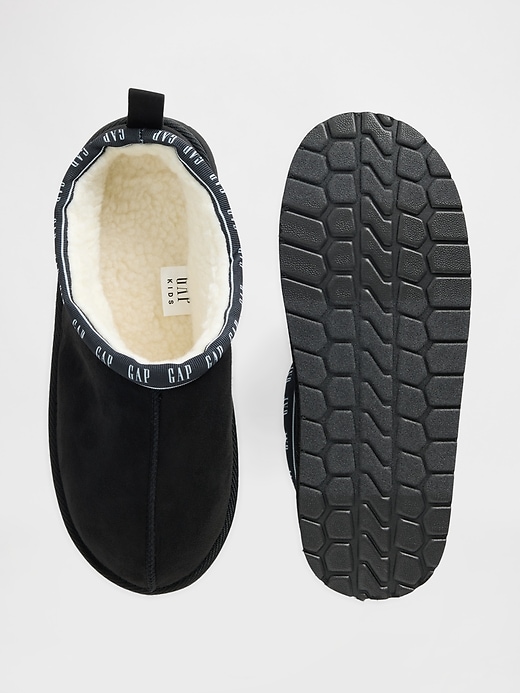 Image number 3 showing, Kids Vegan Suede Sherpa-Lined Logo Clogs