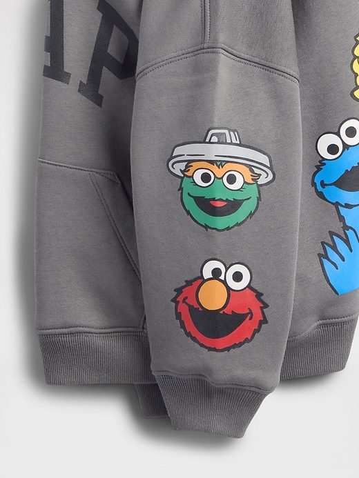 L'image numéro 3 présente Chandail à capuchon VintageDoux à logo de Sesame Street pour Bébé et Tout-petit