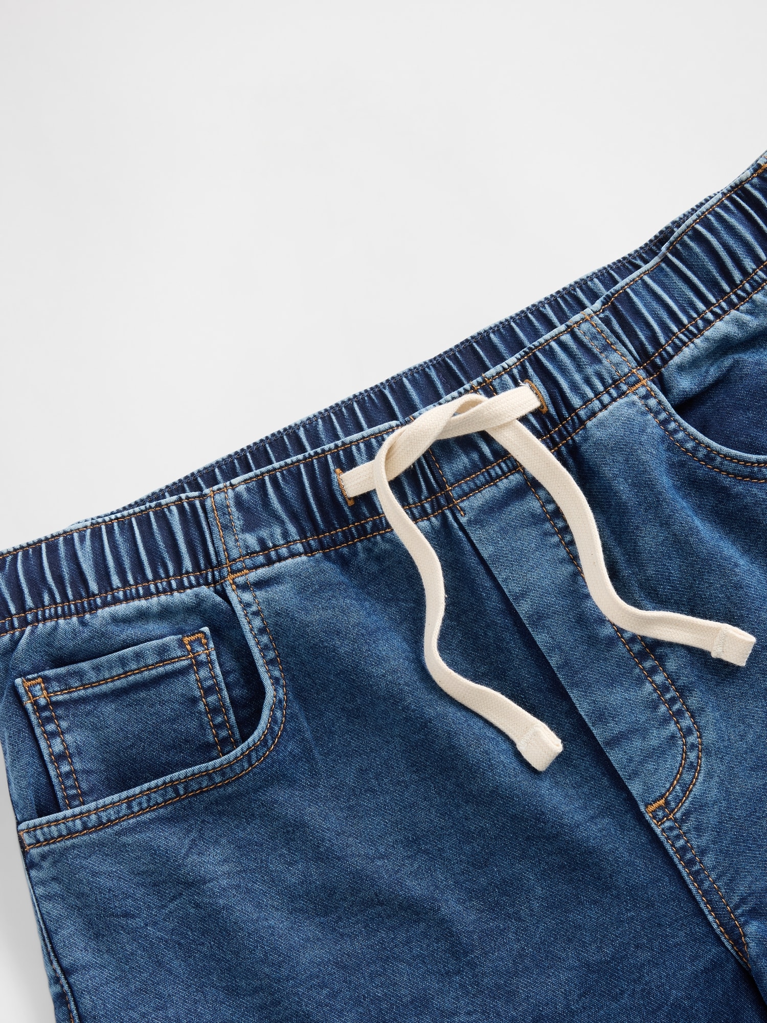 L'image numéro 6 présente Jean ballon en tricot de denim à taille mi-basse