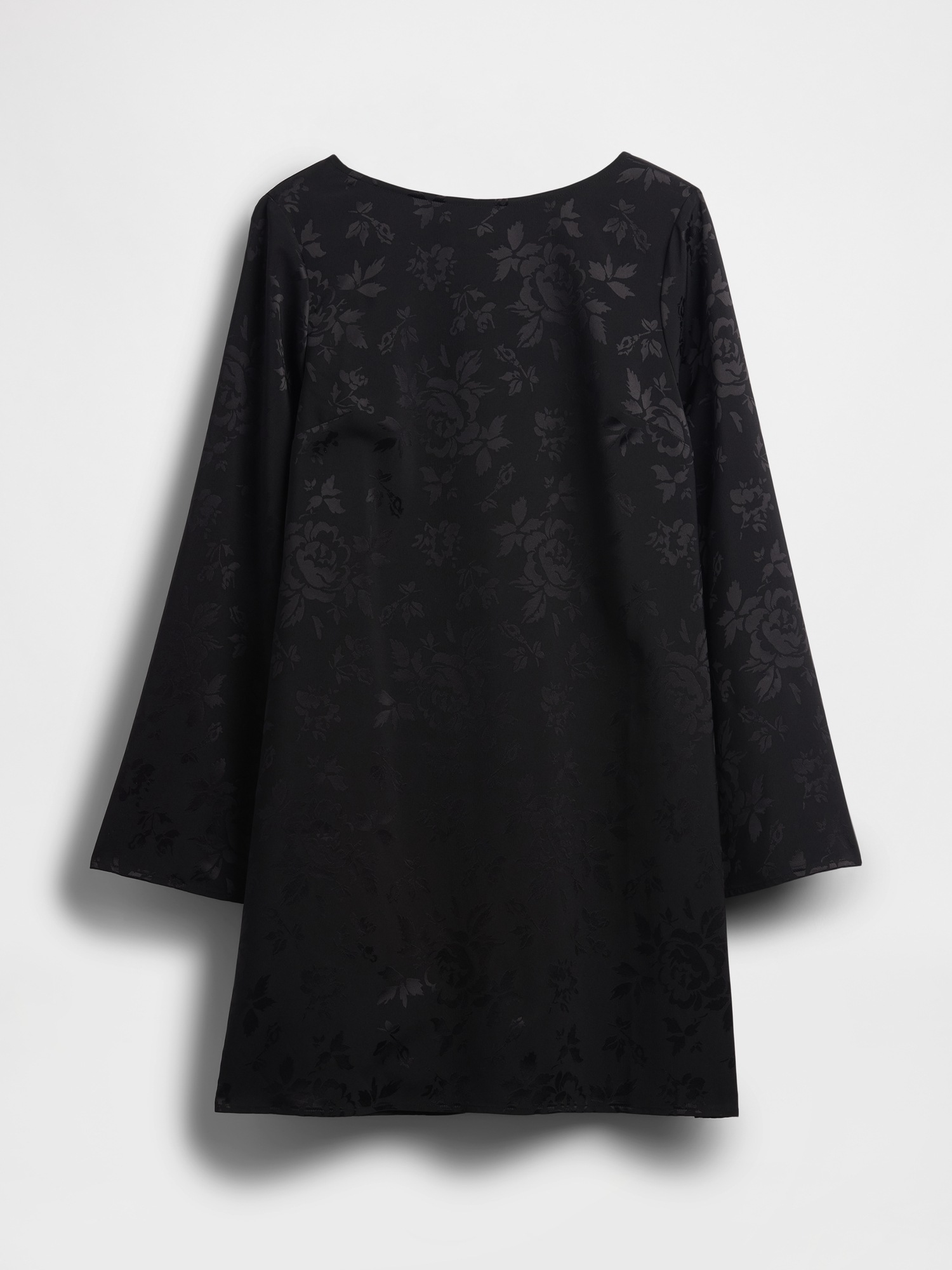 L'image numéro 7 présente Robe courte droite à col bateau