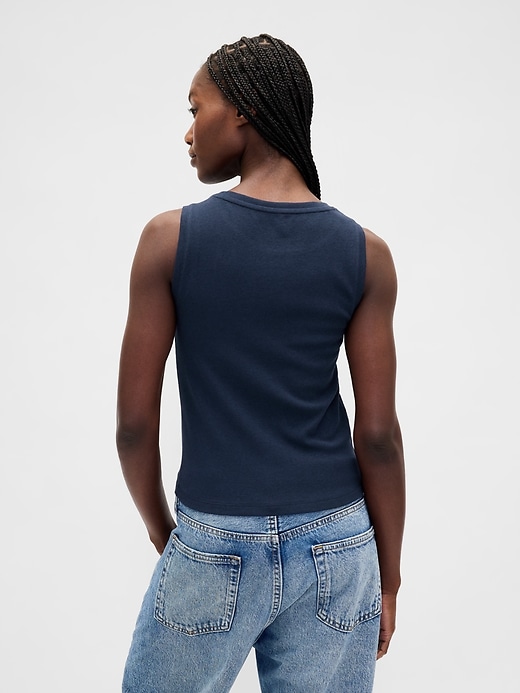 L'image numéro 3 présente Camisole moderne