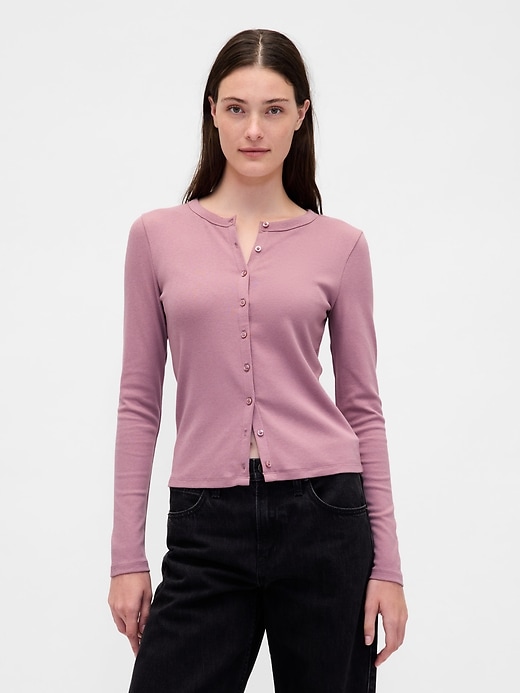 L'image numéro 1 présente Cardigan moderne ras du cou