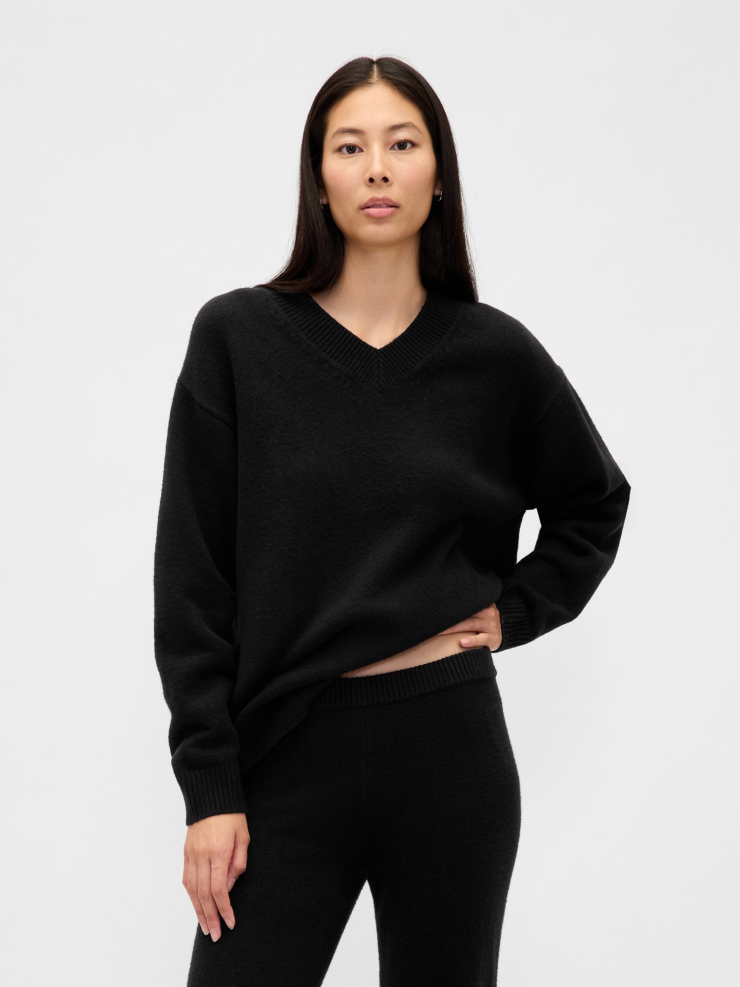 CashSoft Oversized V-Neck Sweater