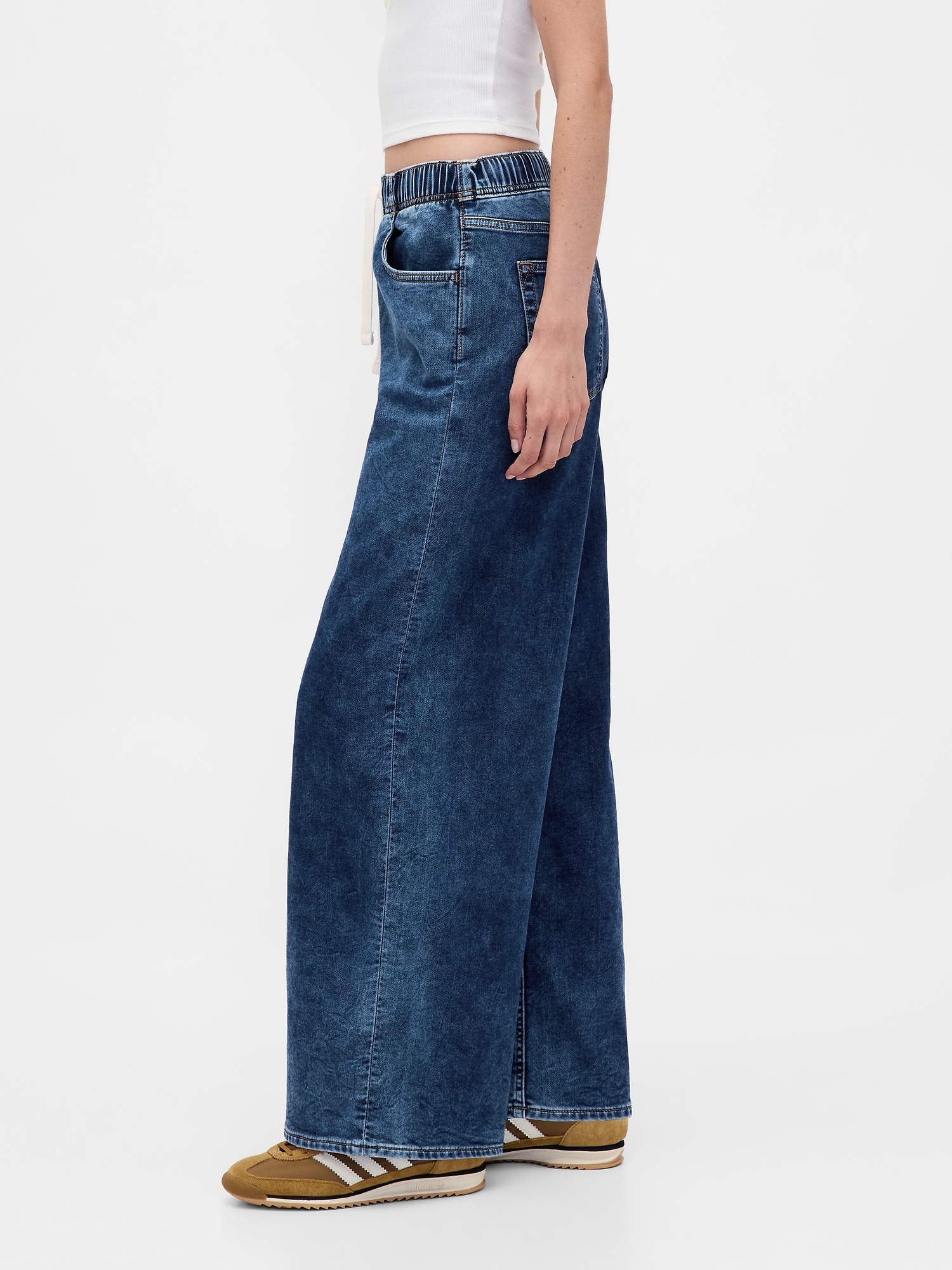 L'image numéro 3 présente Jean ballon en tricot de denim à taille mi-basse