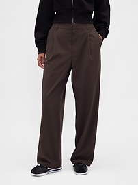 Image number 2 showing, GapFit High Rise Runaround Relaxed Trouser