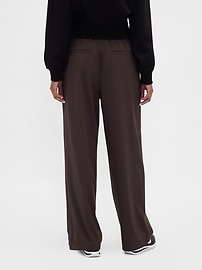 Image number 4 showing, GapFit High Rise Runaround Relaxed Trouser