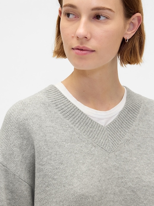 CashSoft Oversized V-Neck Sweater