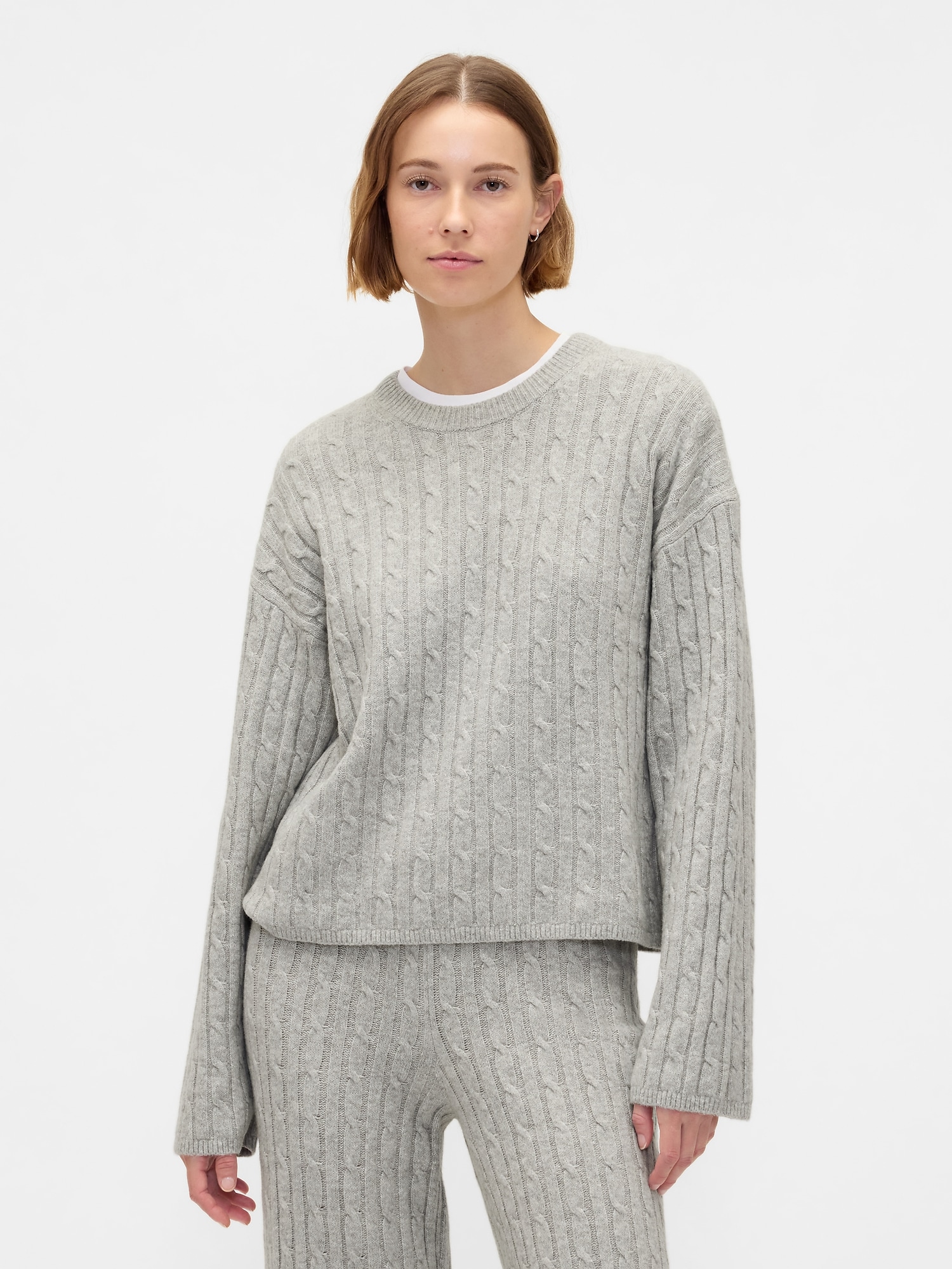 CashSoft Cable-Knit Crewneck Sweater