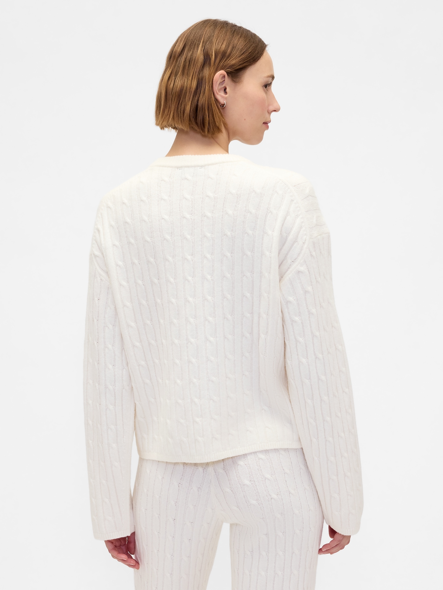 CashSoft Cable-Knit Crewneck Sweater